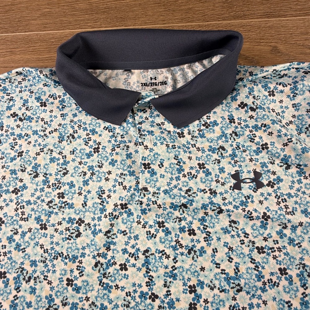 Under Armour Mens 2XL Blue Floral Golf Polo Shirt Short Sleeve Loose Fit Logo
